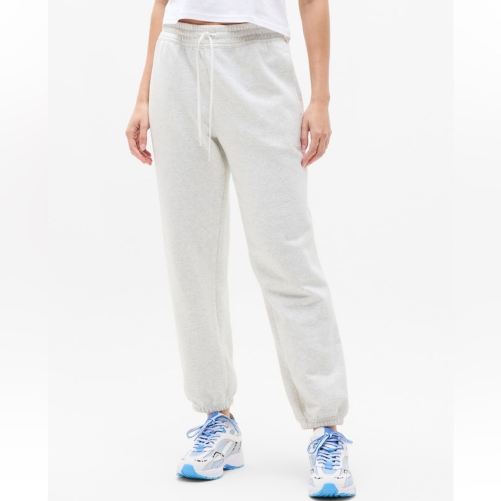 Athleta NWT Gray Forever Fleece Jogger Large